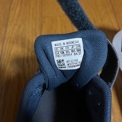 adidas スニーカー　の画像