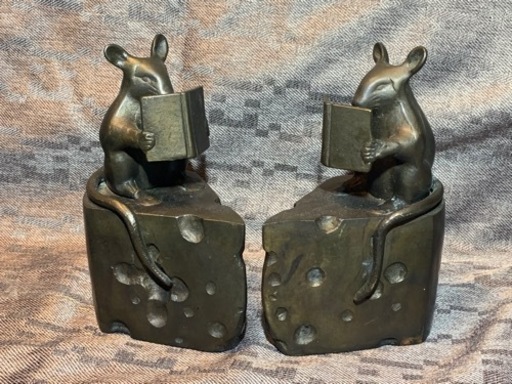 ブックエンド　ネズミ　鼠と本　ネズミとチーズ　真鍮製　輸入品　アンティーク