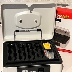 手提げ 金庫 鍵付きの画像