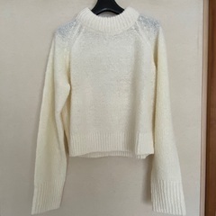 800円　新品！　ユニクロユー　ブークレークルーネックセーター