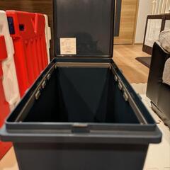 ゴミ箱(蓋付き)の画像