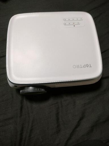 ほぼ新品のホームプロジェクターです。Toptro tr80とても綺麗です。