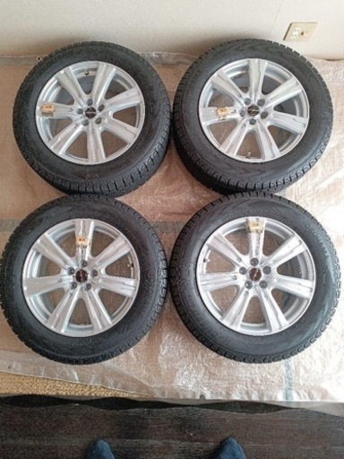 車のパーツ タイヤ、ホイール