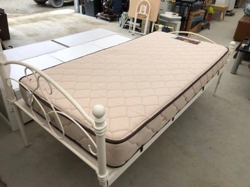 TOKYO BED 姫系シングルベッド＋スウェインポケット コイルマットレス