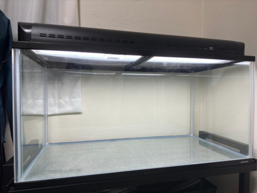90cm規格水槽と蛍光灯ライト＆上部濾過2セット