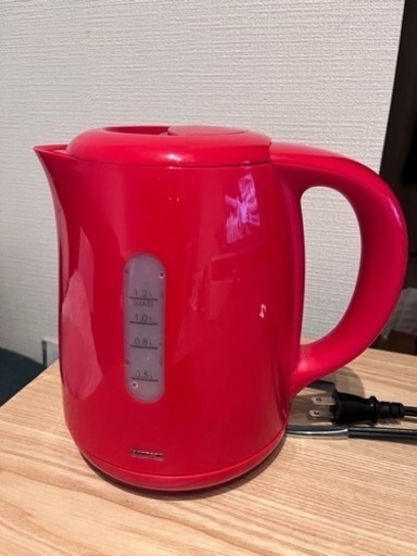 【決まりました】電気ケトル　ニトリ　赤