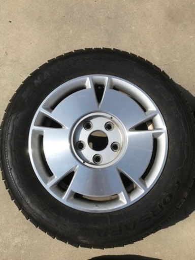車のパーツ タイヤ、ホイール