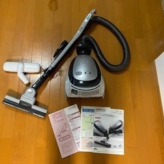 HITACHI  紙パック式クリーナー　CV-P205E2