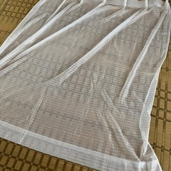 リーフ柄カーテンとレースカーテンのセット（全4枚）の画像