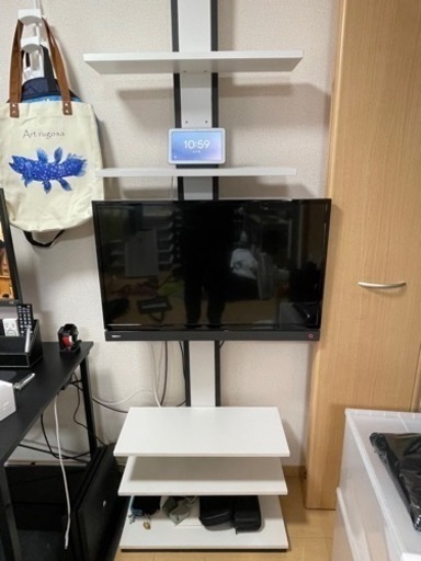 テレビと壁掛けテレビ台