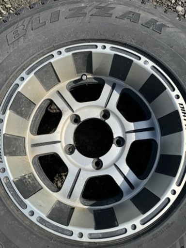 車のパーツ タイヤ、ホイール