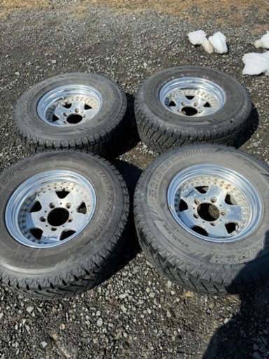 車のパーツ タイヤ、ホイール