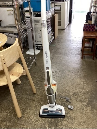 万代店　コードレス掃除機