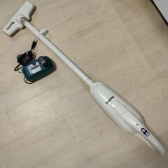 マキタ   充電器付きクリーナーの画像