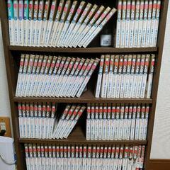 お値下げしました！上品な佇まいの古い本棚 値下げ美味しんぼ全巻+おまけ4巻本棚もつけます (すずかな) 磐田