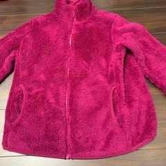 ユニクロフリースXL 赤紫色