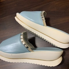 サンダル　水色の画像
