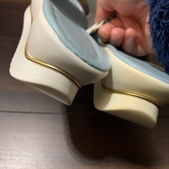 サンダル　水色の画像