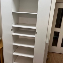 本棚　扉付き収納棚の画像