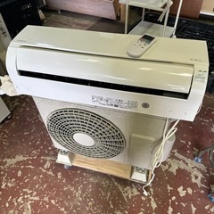 極美品★エアコン 2022年製 白くまくん 10畳用 日立 冷暖...
