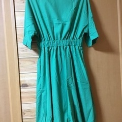 【新品】グリーンワンピース👗Ⓜ️sizeの画像
