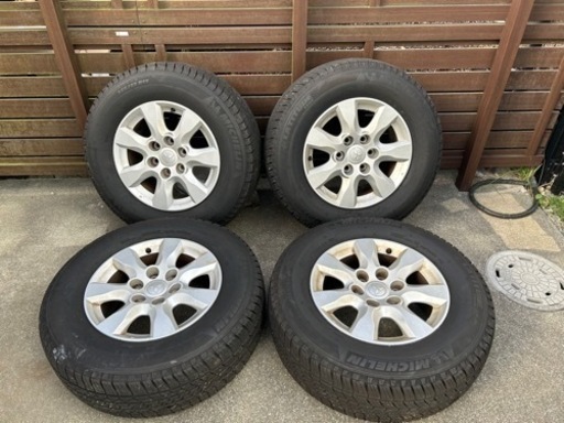 車のパーツ タイヤ、ホイール