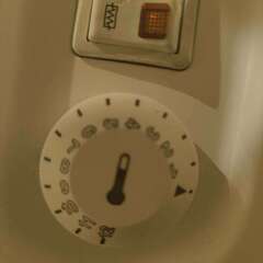 電気蓄熱暖房器ユニデールの画像
