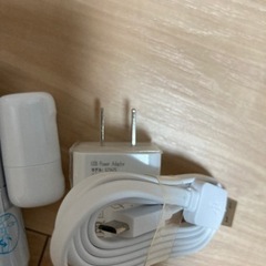 電源アダプター、充電ケーブル等の画像