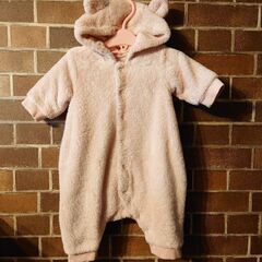 ユニクロ ベビー服 くま ジャンプスーツ 60cm ファーリーフリースオールインワンの画像