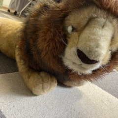 大きなライオンのぬいぐるみ🦁の画像