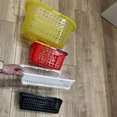 カゴ4個の画像