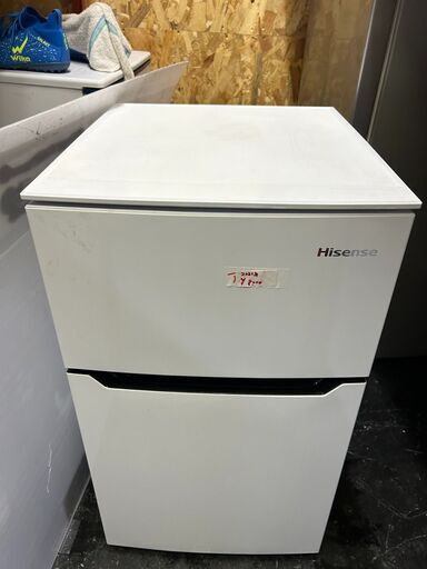 ☆中古￥8,000！Hisense　93㍑2ドア冷蔵庫　家電　2021年製　HR-B95A型　幅48㎝ｘ奥行55㎝ｘ高さ86㎝　【BC194】