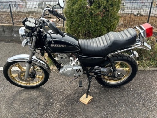 スズキ　GN125H  カスタム　黒　旧車スタイル　吸い込み
