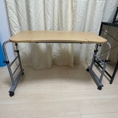 おはなし中【家具】伸縮、可動式テーブル 机