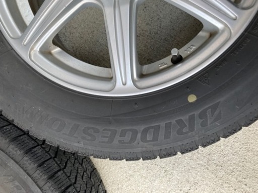 車のパーツ タイヤ、ホイール
