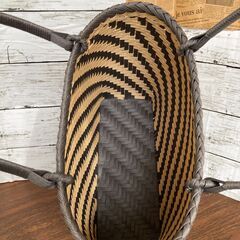 かごバッグ　クラフトテープ網代編みの画像