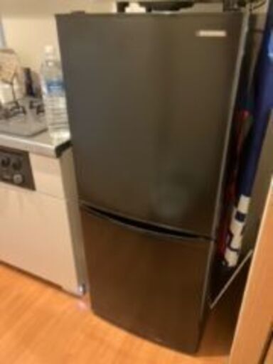 【先着順】使用1年未満　1人暮らし用冷蔵庫（142L）