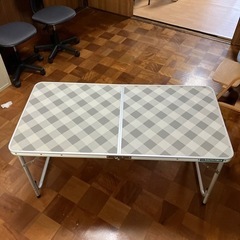 キャンプ・アウトドア用折りたたみテーブルの画像