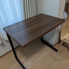 サイドテーブル　ベッドテーブルの画像