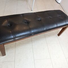 ダイニングテーブルの長椅子