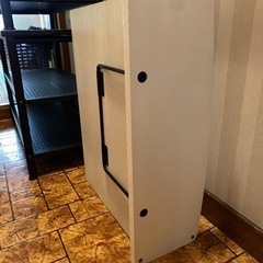 卓上ドレッサー　光沢白色　横幅57×高さ42×台座奥行き20センチ　直接渡しのみ　家具 ミラー/鏡の画像