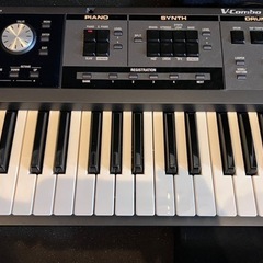 【中古品】ほぼ未使用　ローランド　キーボードの画像