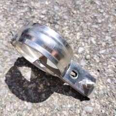 🧑‍🔧塩ビパイプ等を止める止めるやつの画像