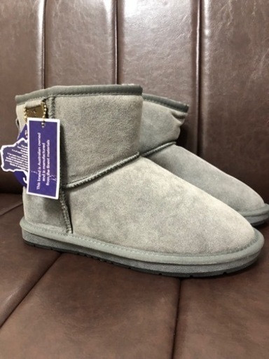 【新品】UGG ブーツ　レア物　
