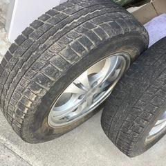 【大垣市】205/65/R15 5穴 2本車のパーツ タイヤ、ホイールの画像