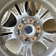 【大垣市】205/65/R15 5穴 2本車のパーツ タイヤ、ホイールの画像