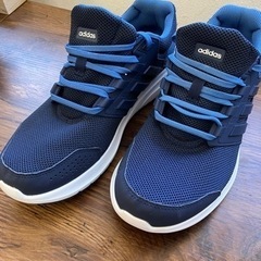 adidas 28㎝ランニングシューズ