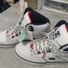 新品未使用 DCハイカットスニーカー 29cmの画像