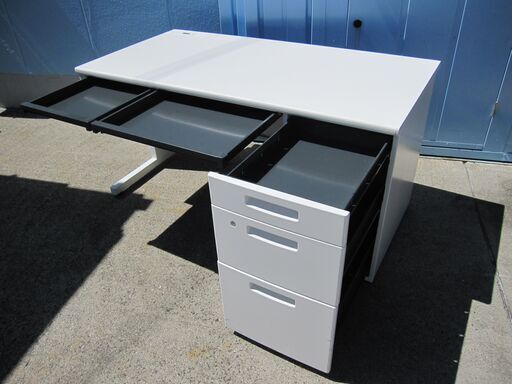 事務机 片袖デスク ホワイト コクヨ製 1400x700 鍵無し・作成可能1100