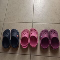 子供　クロックス　３足セット